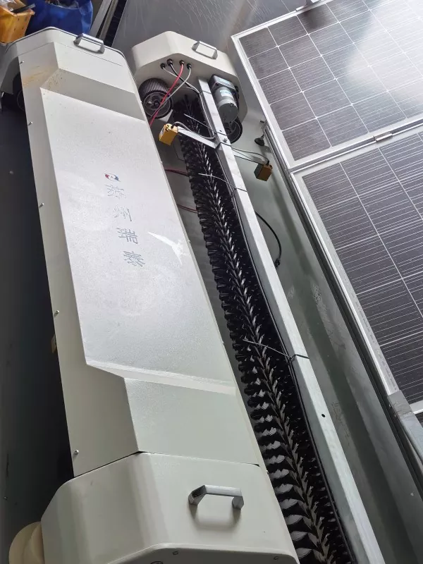 Intelligent Photovoltaic Cleaning Robot
